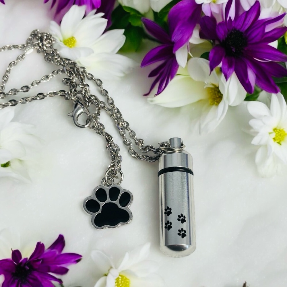 Silver Paw Print Necklace with Charm, Brand new with no tags